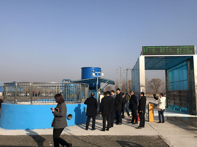 韩强智能封闭摇摆洗车机：引领洗车行业新变革